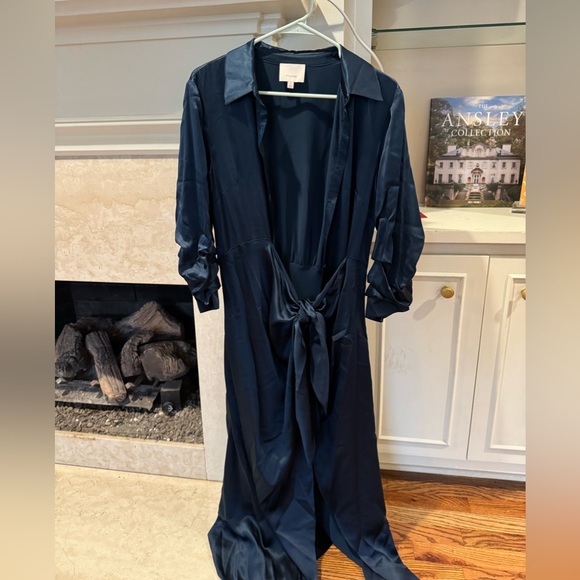 cinq a sept Dresses & Skirts - Beautiful Navy Cinq à Sept dress!